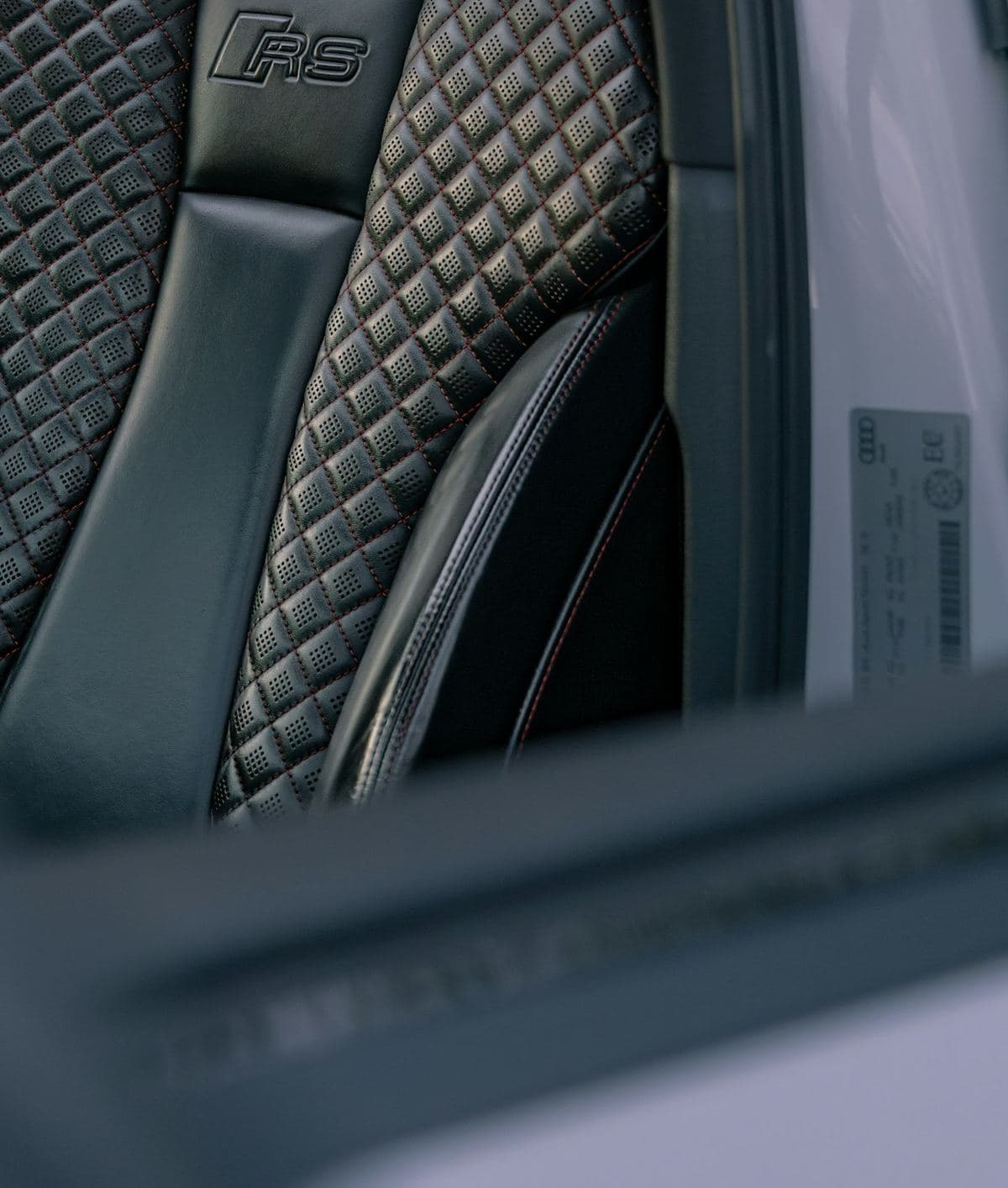 Quilted leather upholstery in the rear cabin